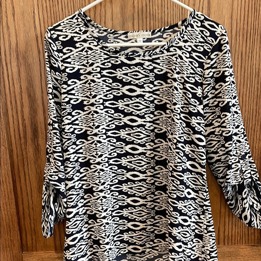 Black and White Patterned Long Sleeve blouse